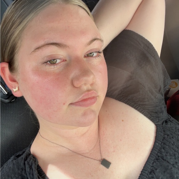 Meet your Posher, Jade - Picture 3 of 4